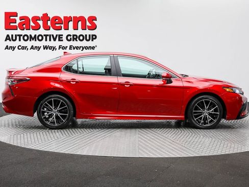 Used 2024 Toyota Camry SE image 6