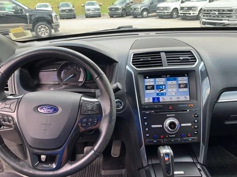 Used 2018 Ford Explorer Sport w/ Equipment Group 401A AWD/4WD image 26
