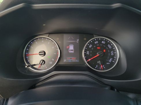 Used 2020 Toyota RAV4 XLE w/ Convenience Package FWD image 27
