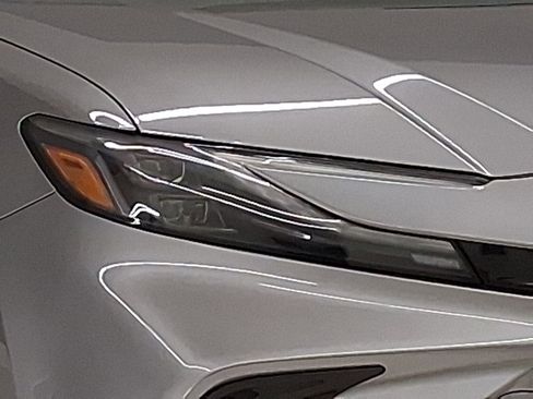 Used 2025 Toyota Camry XSE image 9