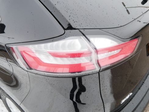 Used 2024 Ford Edge SEL image 17