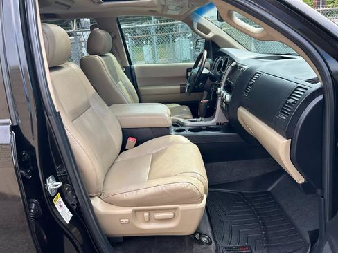 Used 2012 Toyota Sequoia Platinum AWD/4WD image 21