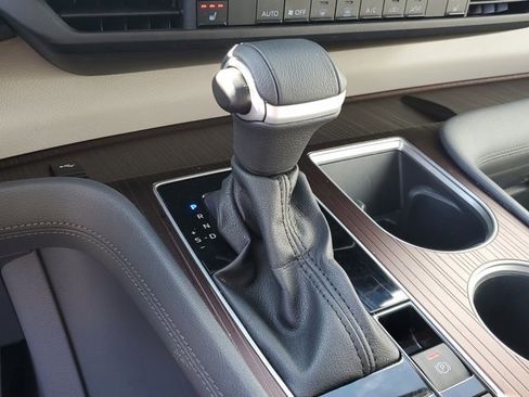 Used 2023 Toyota Sienna XLE image 20