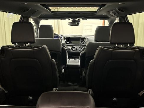 New 2026 Chrysler Pacifica Limited w/ S Appearance Package image 28