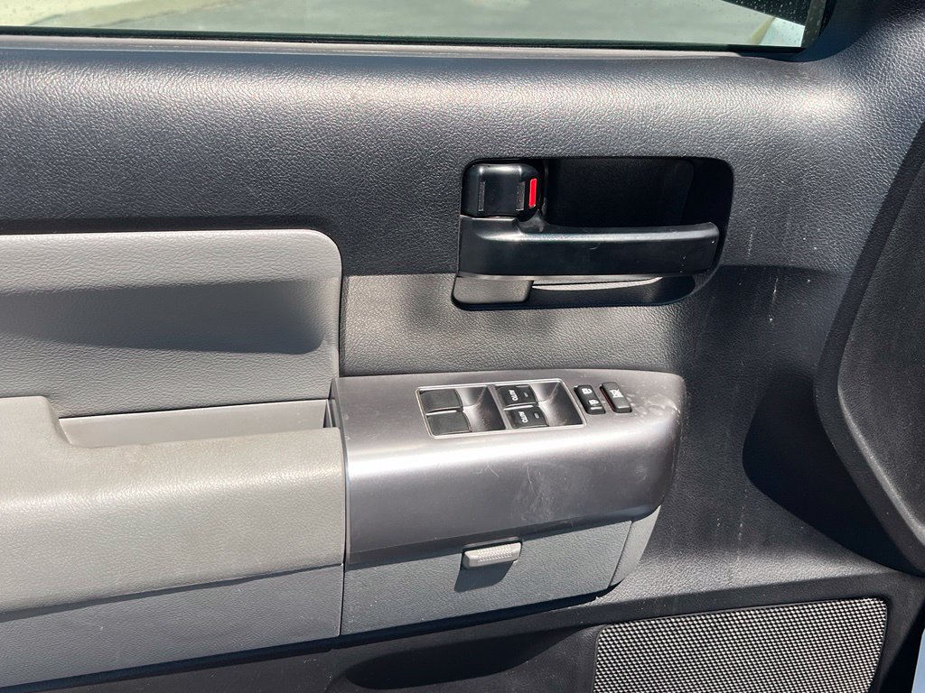 Used 2019 Toyota Sequoia SR5 AWD/4WD image 29