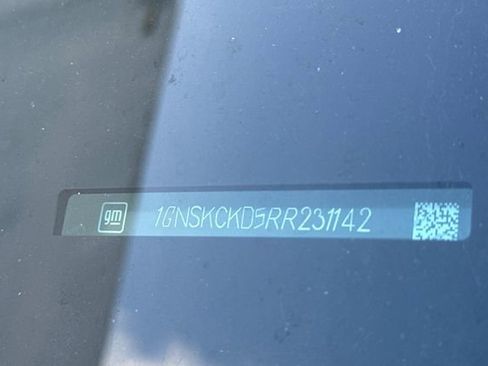 Used 2024 Chevrolet Suburban LT image 3