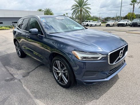 Used 2018 Volvo XC60 T5 Momentum w/ Convenience Package image 4