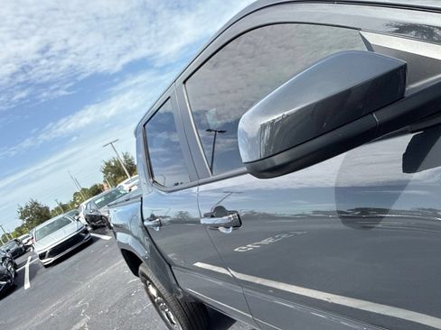 Used 2025 Toyota Tacoma TRD Sport AWD/4WD image 6