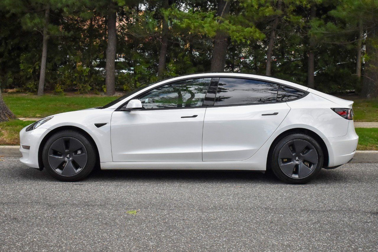 Used 2023 Tesla Model 3 Standard Range RWD image 4