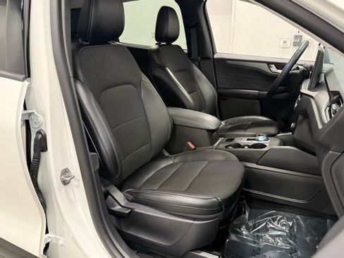 Used 2024 Ford Escape SE image 37