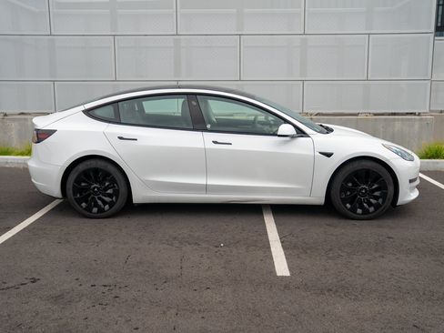 Used 2023 Tesla Model 3 Standard Range RWD image 8