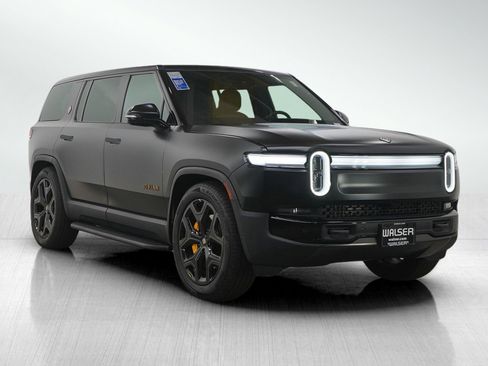 Used 2025 Rivian R1S Premium image 7