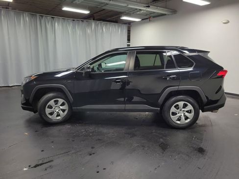 Used 2020 Toyota RAV4 LE image 5