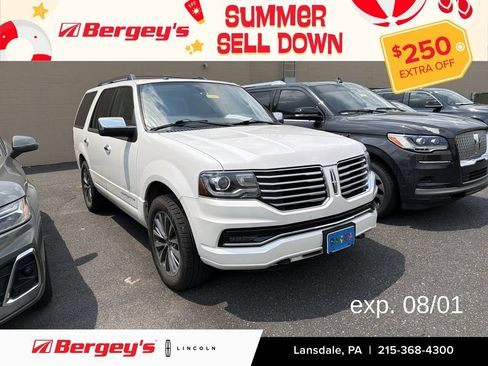 Used 2017 Lincoln Navigator Select AWD/4WD image 1