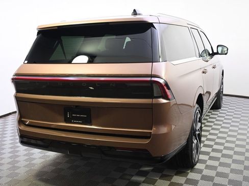 New 2026 Lincoln Navigator L Black Label AWD/4WD image 6