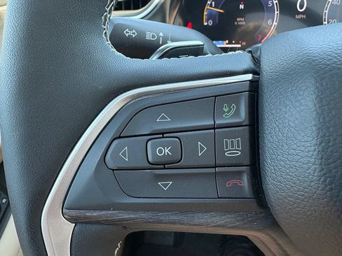 Used 2025 Jeep Grand Cherokee Limited w/ Luxury Tech Group II RWD image 19