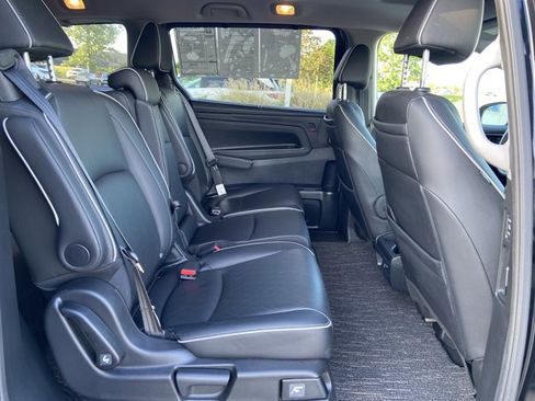 Used 2023 Honda Odyssey Elite image 12