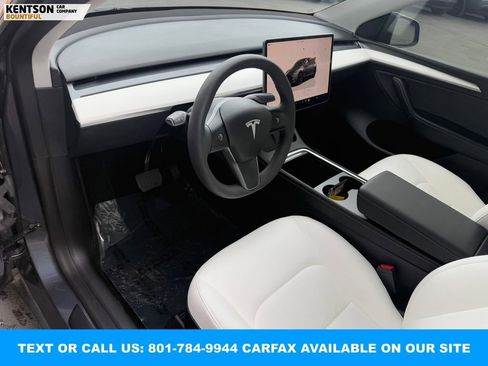 Used 2023 Tesla Model Y Long Range image 30