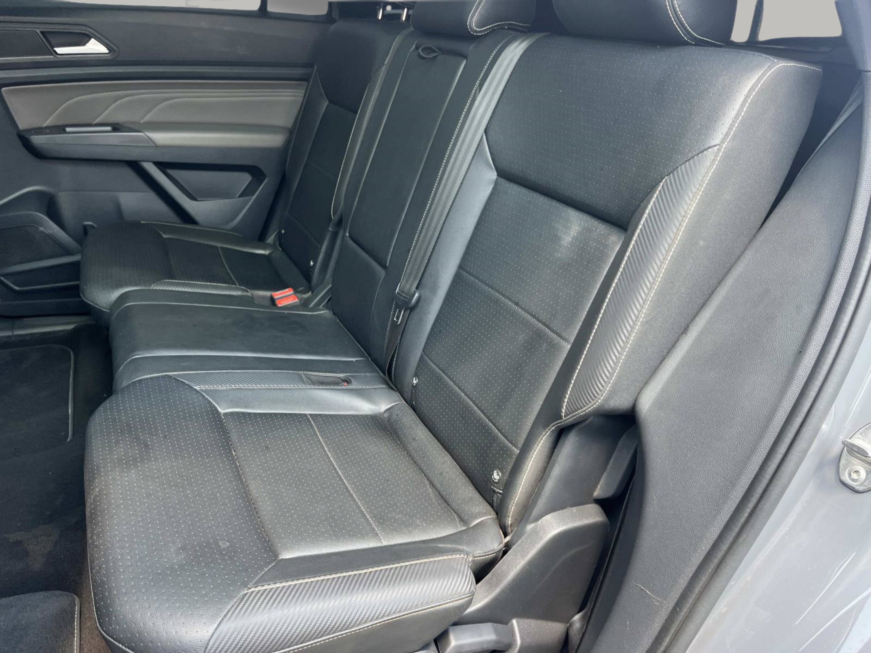 Used 2021 Volkswagen Atlas Cross Sport SE w/ Panoramic Sunroof Package FWD image 18
