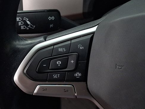 Used 2020 Volkswagen Atlas Cross Sport SE image 20