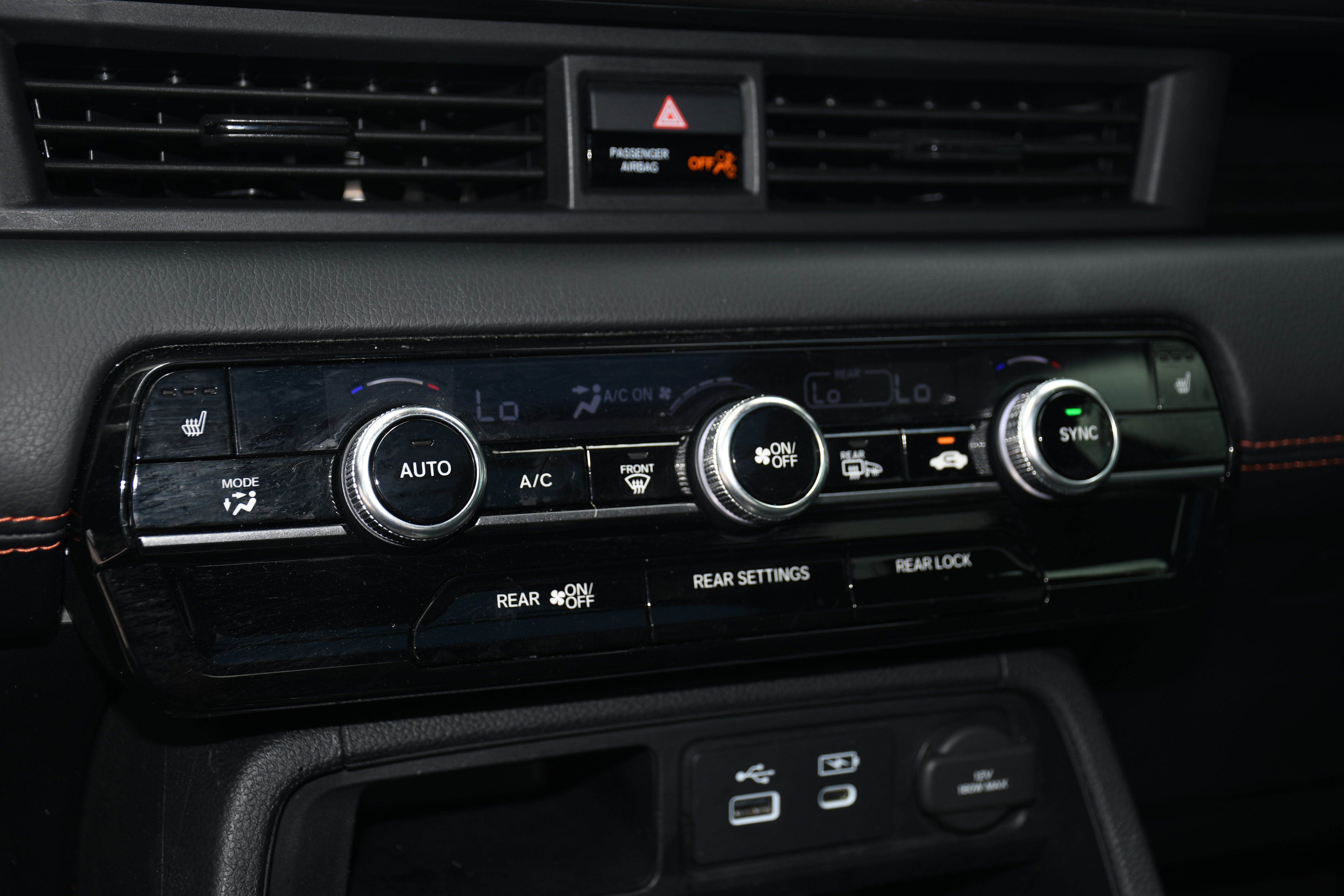 Used 2025 Honda Pilot TrailSport image 18