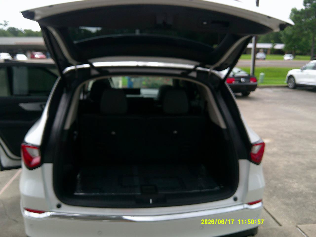 Used 2023 Acura MDX w/ Technology Package FWD image 15