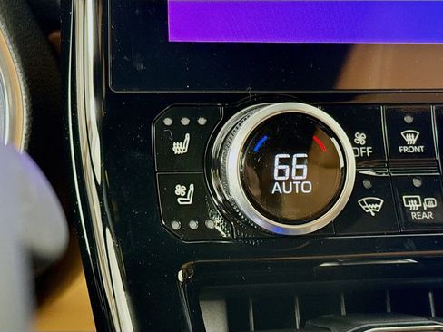 New 2026 Toyota Highlander Platinum AWD/4WD image 23