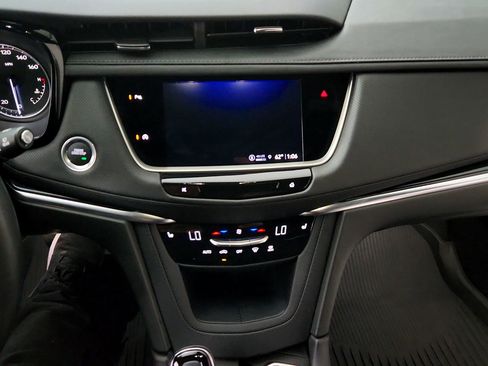 Certified 2025 Cadillac XT5 Premium Luxury w/ LPO, Floor Liner Package AWD/4WD image 21