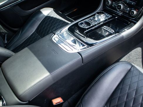 Used 2019 Jaguar XJ L Portfolio RWD image 20