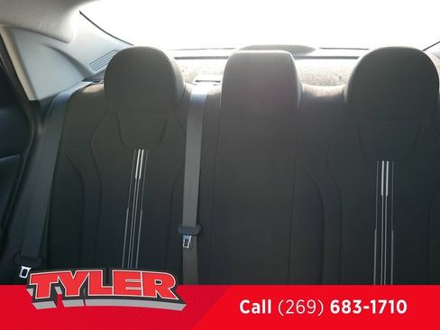 Used 2022 Hyundai Elantra SEL FWD image 33