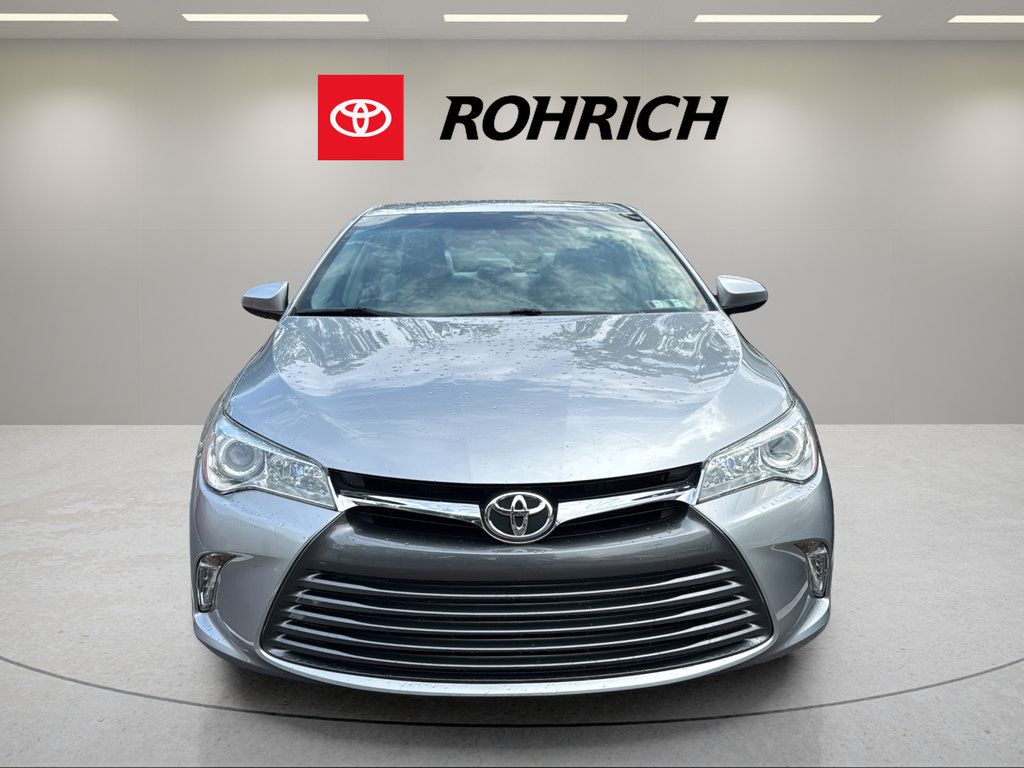Used 2015 Toyota Camry XLE w/ Convenience Package FWD image 2