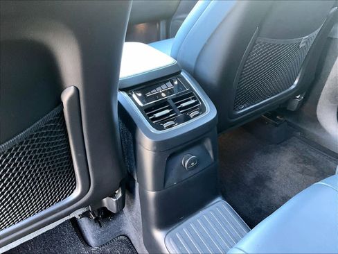 Used 2024 Volvo XC90 T8 Ultimate w/ Protection Package Premier image 38