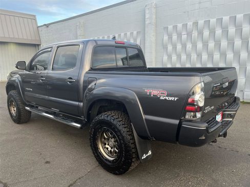 Used 2012 Toyota Tacoma 4x4 Double Cab image 8