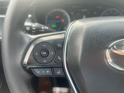 Certified 2024 Toyota Venza XLE image 17