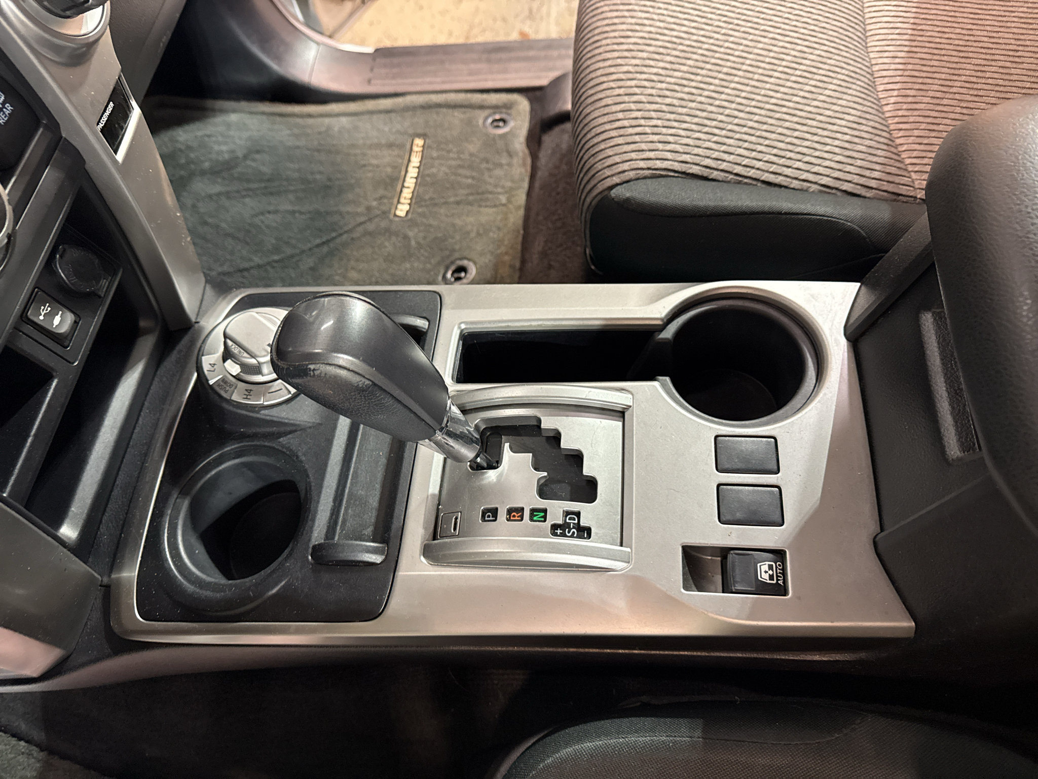 Used 2015 Toyota 4Runner SR5 AWD/4WD image 20