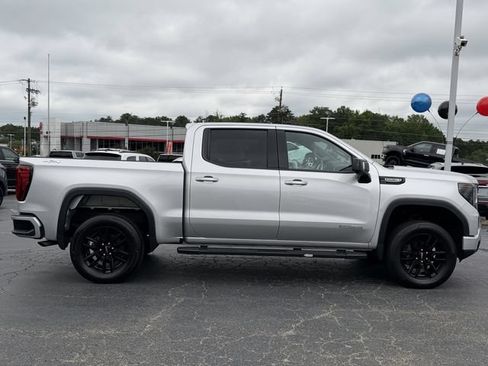 Used 2022 GMC Sierra 1500 Elevation w/ Elevation Premium Package AWD/4WD image 5