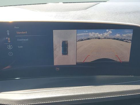 Used 2025 Cadillac XT4 Premium Luxury FWD image 17
