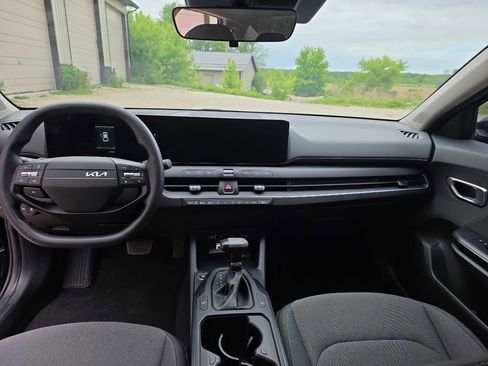 Used 2025 Kia K4 FWD image 13