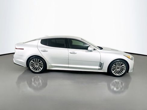 Used 2018 Kia Stinger image 4