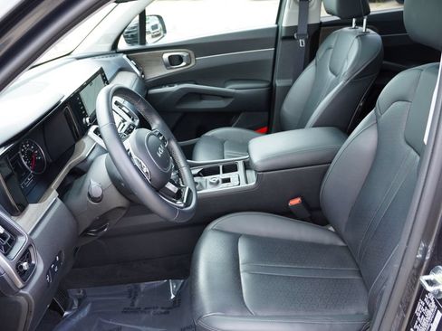 Certified 2023 Kia Sorento X-Line EX AWD/4WD image 15
