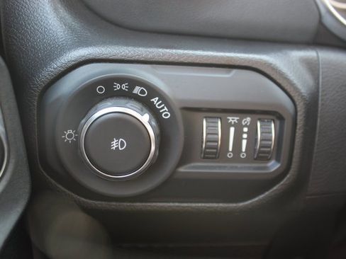 Used 2022 Jeep Wrangler Unlimited Sahara w/ Cold Weather Group image 14