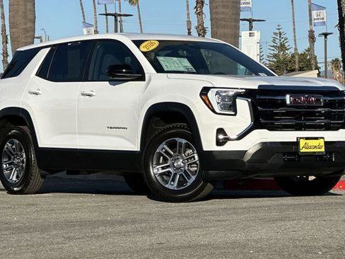 New 2026 GMC Terrain Elevation w/ Technology Package II image 2