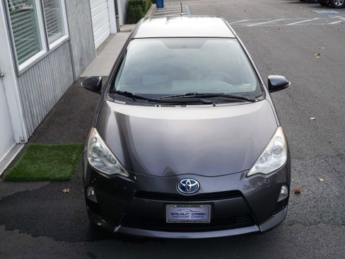 Used 2013 Toyota Prius C Two image 5