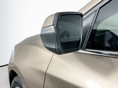 Used 2018 Chevrolet Equinox LT image 16