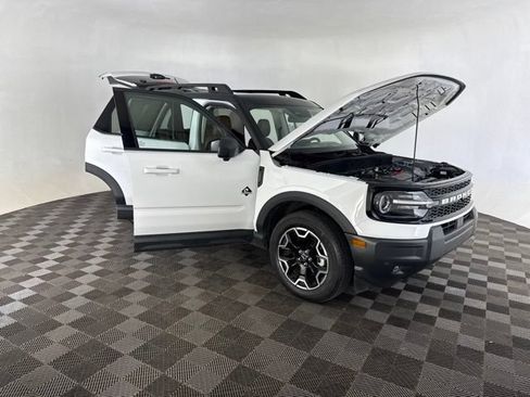 Used 2025 Ford Bronco Sport Outer Banks w/ Outer Banks Tech Package+ AWD/4WD image 16