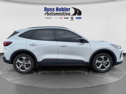 Used 2025 Ford Escape ST-Line w/ Tech Pack #1 AWD/4WD image 8