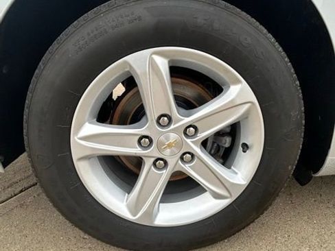 Used 2020 Chevrolet Malibu LS image 24