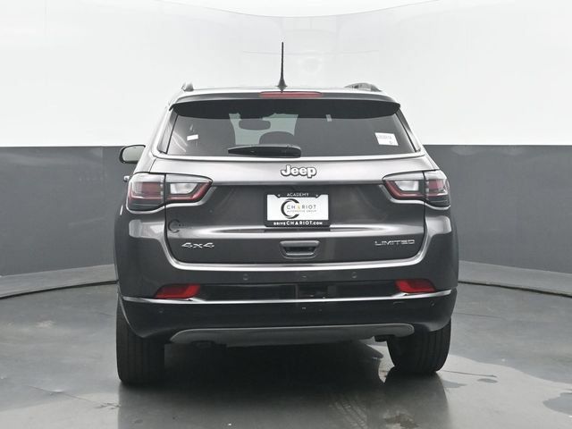 Used 2024 Jeep Compass Limited w/ Elite Group AWD/4WD image 5
