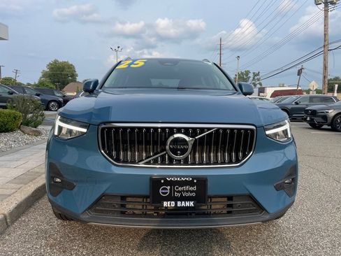 Used 2025 Volvo XC40 B5 Plus AWD/4WD image 8
