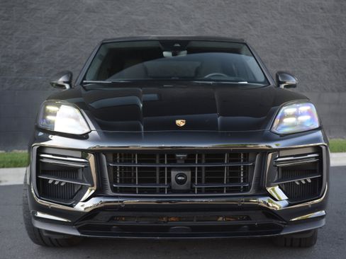 Used 2024 Porsche Cayenne Turbo GT image 10